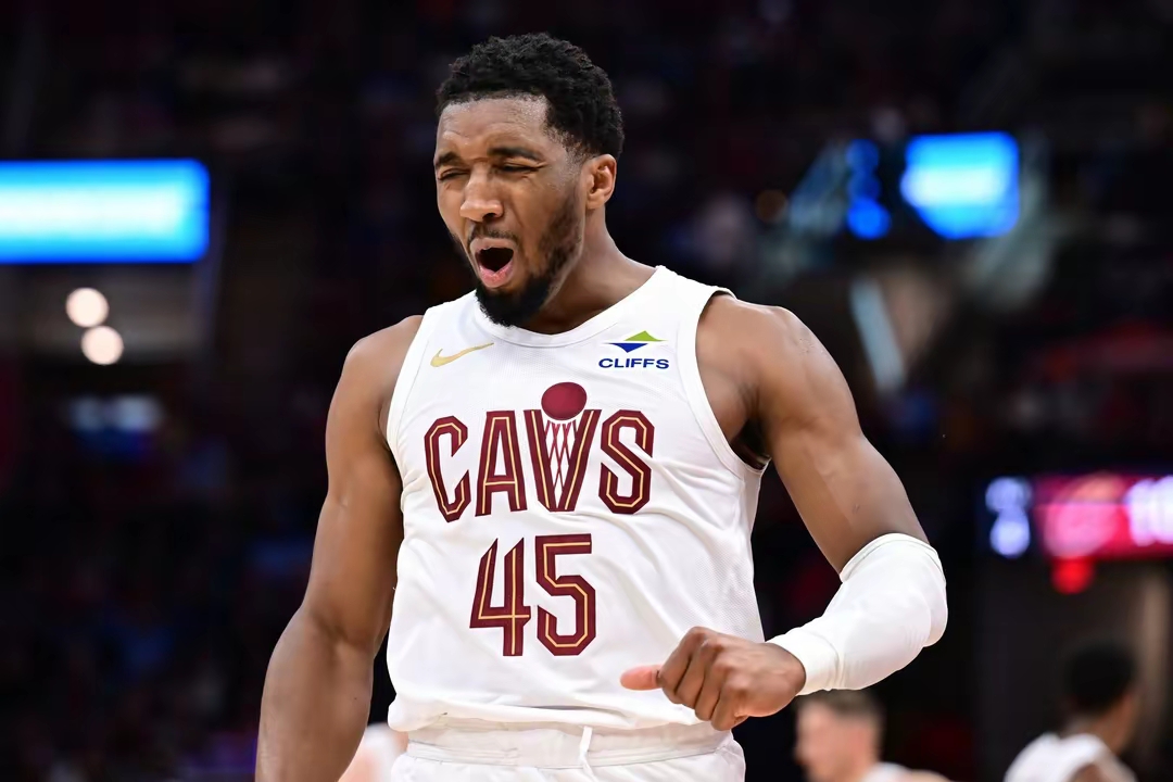 包含克里夫兰骑士迎NBA季后赛关键赛，今夜再遭质疑，引发热议，纪律约束更严格的词条