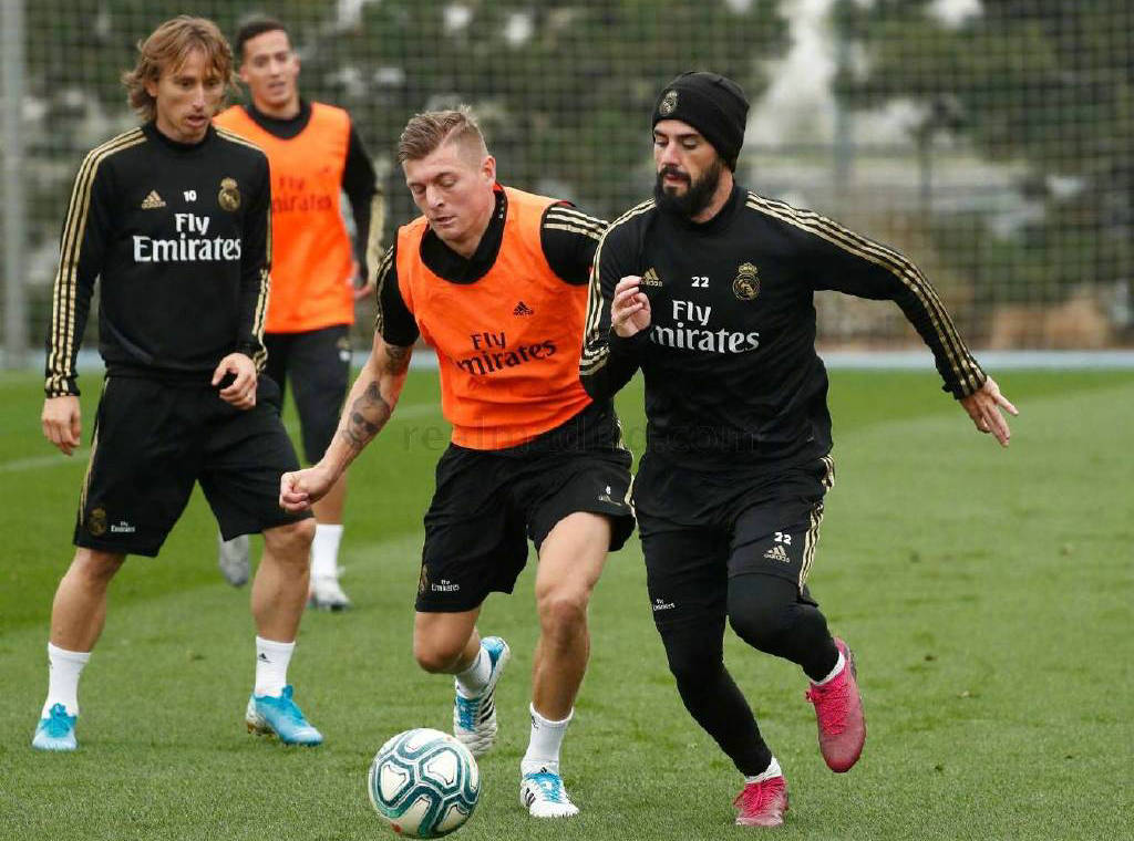 关于清晨NBA常规赛焦点战，马德里竞技完成体检，赛场秩序良好，医务组通报恢复的信息