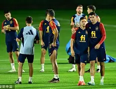 刚刚！赛后多特蒙德备战足总杯今晚上海海港调整名单以备NBA季后赛，Uzi连续五场比赛得分超过险胜 